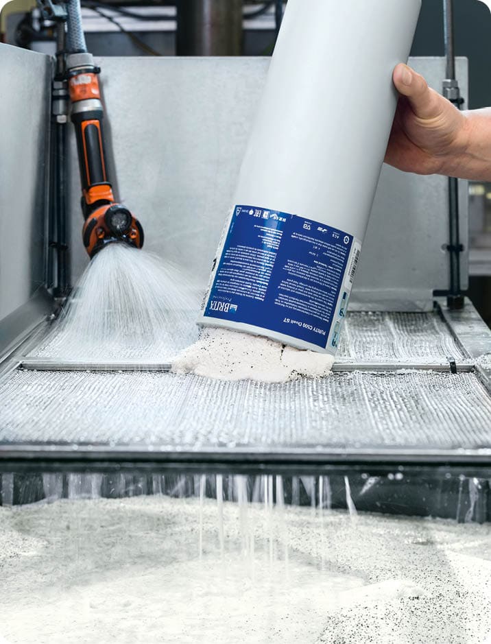 The BRITA professional filter cartridges are emptied in the in-house separation plant in Taunusstein to regenerate the ion exchanger.